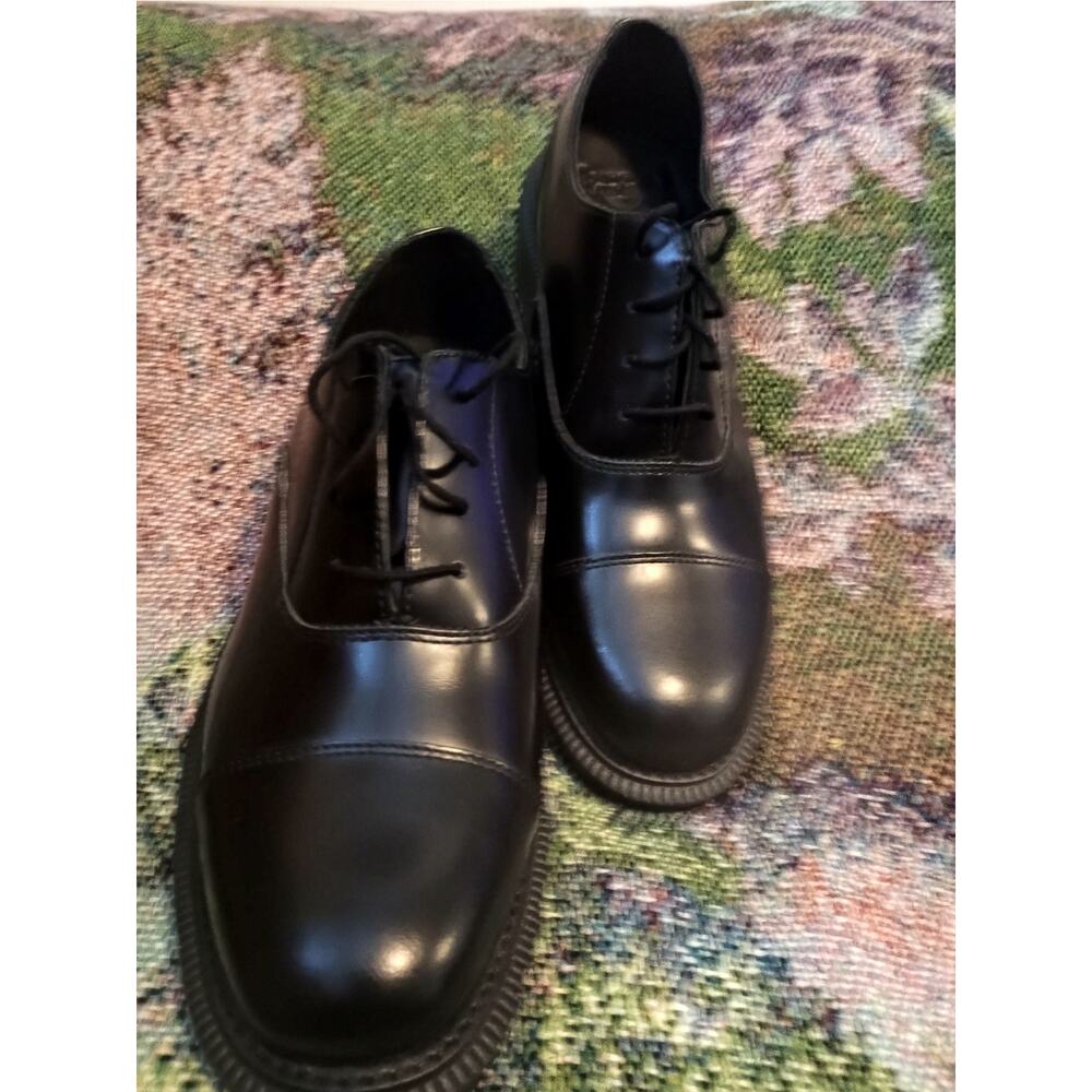 Preloved Women's Dr Marten's Black Leather 4 Eye Henrietta Oxfords - Size 7